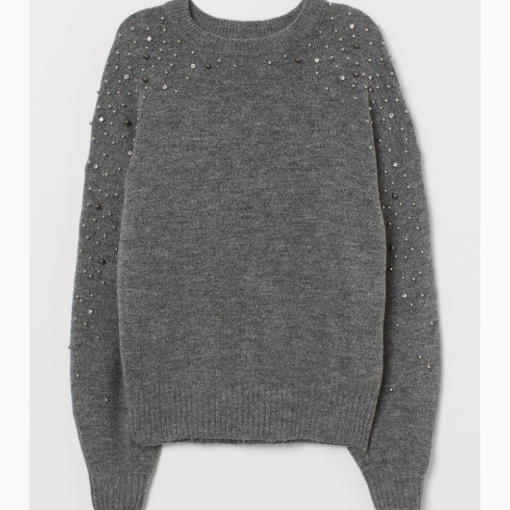 ✨H&M GREY KNIT SWEATER WITH BEADS ✨ (XS)